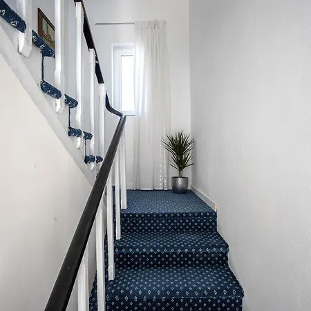 Yucca, 2-min To The And 5 To Apartamento Trogir